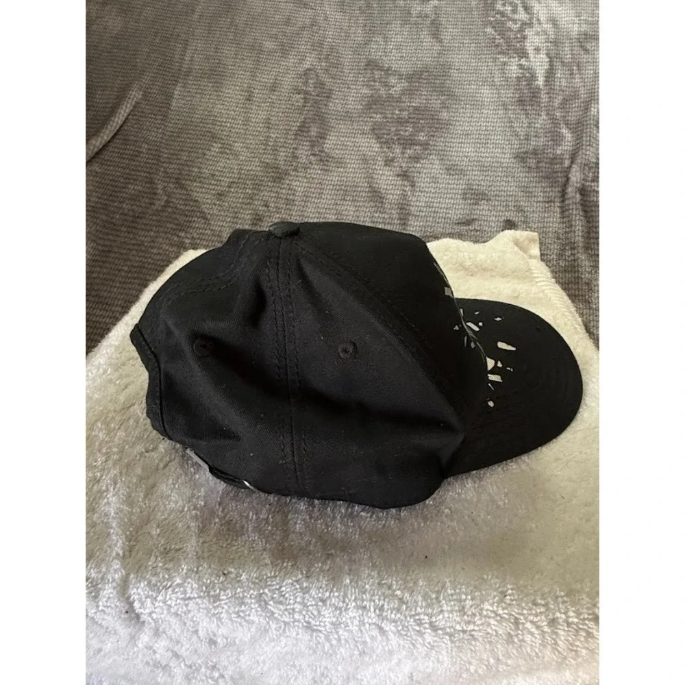 True Religion Black Silver Shattered Horseshoe Logo Baseball Cap Hat Adjustable